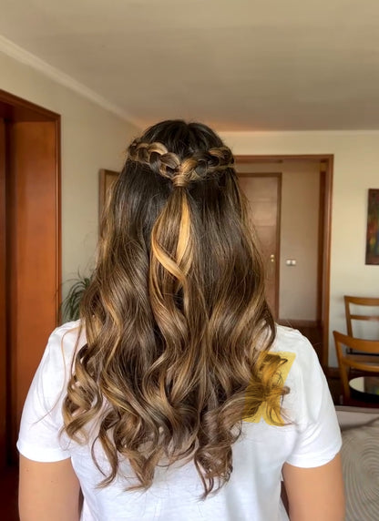 Maquillaje más peinado en sede Helen Makeup
